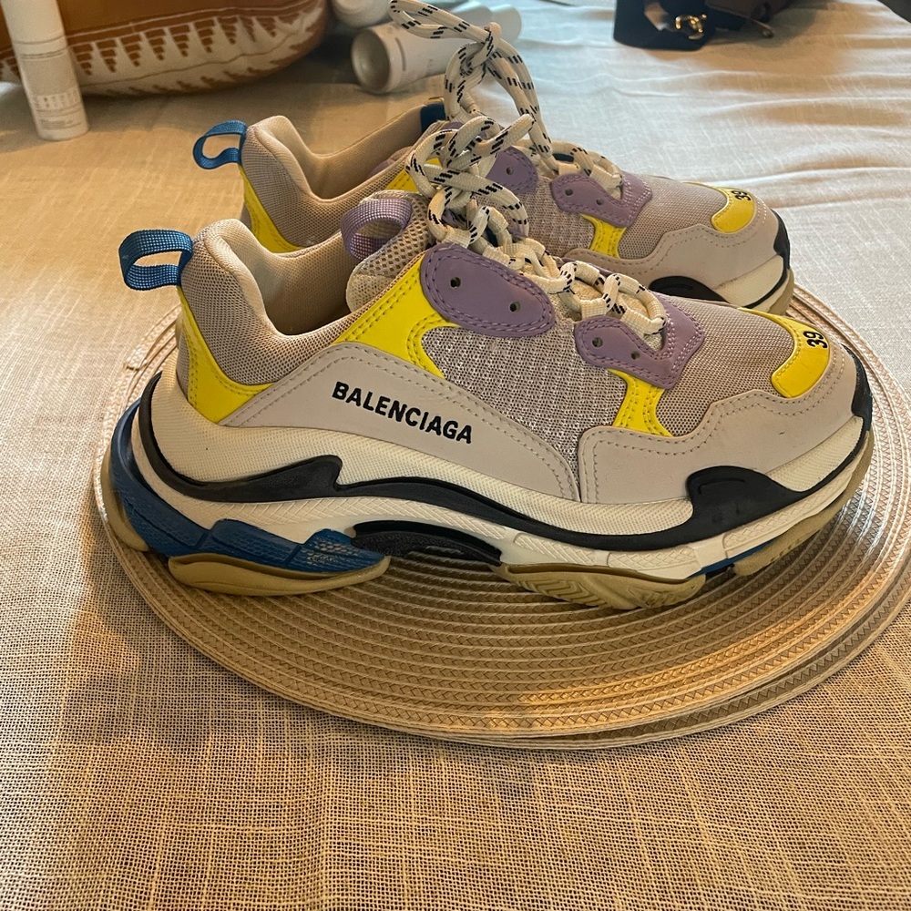 Balenciaga Triple S - Picture 10 of 12